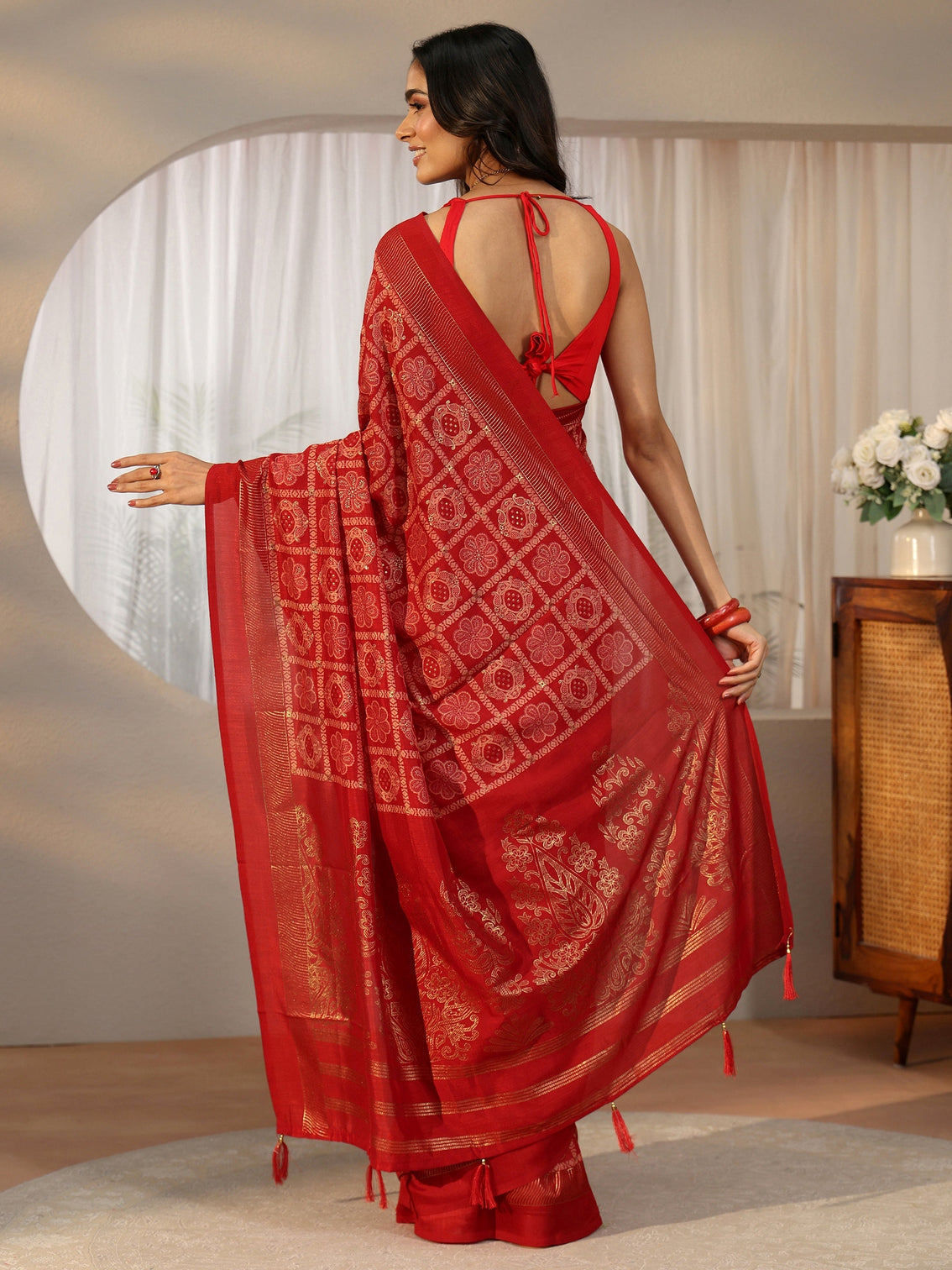 Mameraa Vermilion Red Gharchola Silk Blend Saree