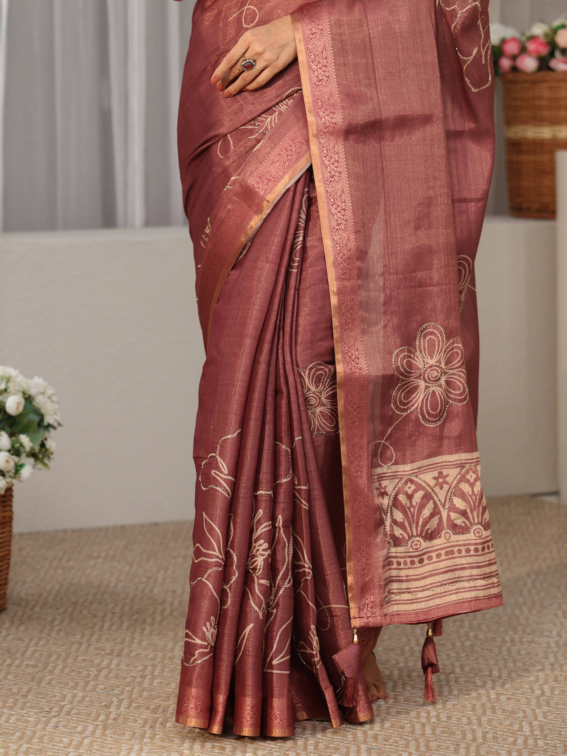 Mameraa Mauve Floral Printed Silk Blend Saree with Woven Border