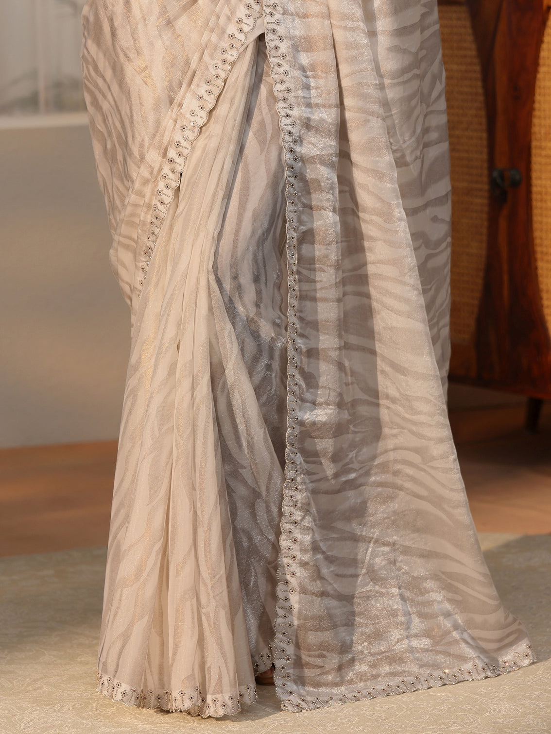 Mameraa Off White Wavy Textured Tissue Saree