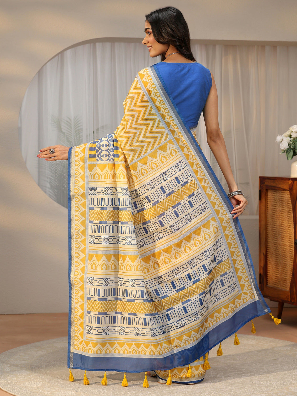 Mameraa Multi Colour Chevron Printed Cotton Blend Saree