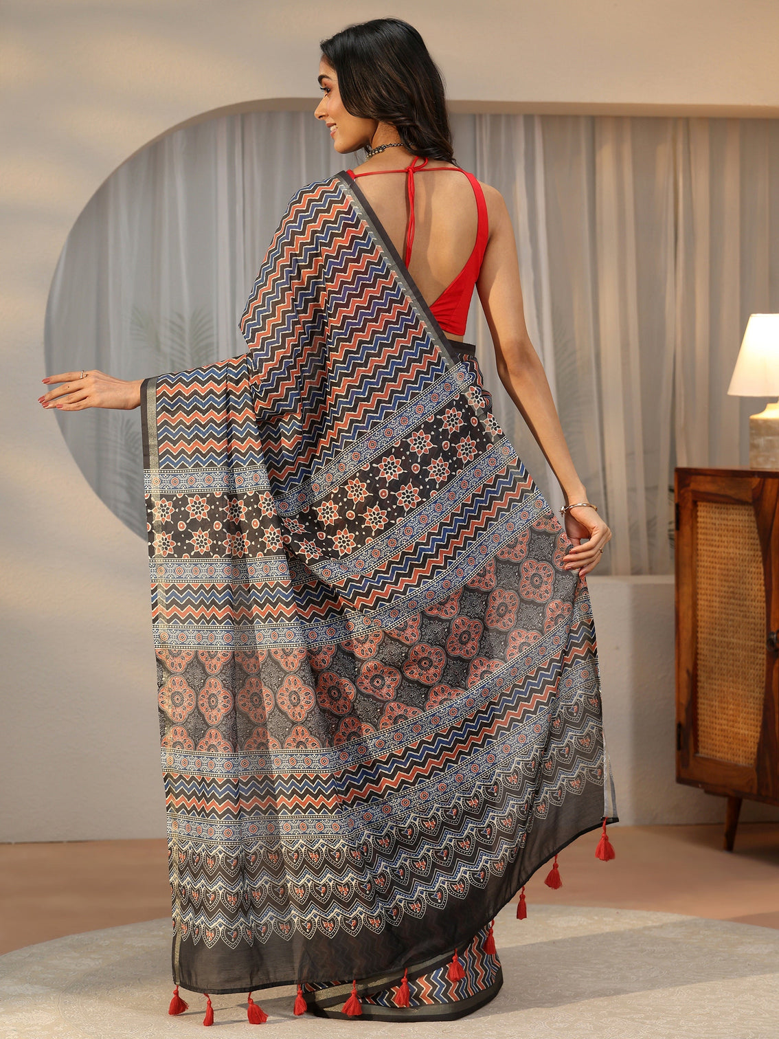 Mameraa Multi Colour Chevron Printed Cotton Blend Saree