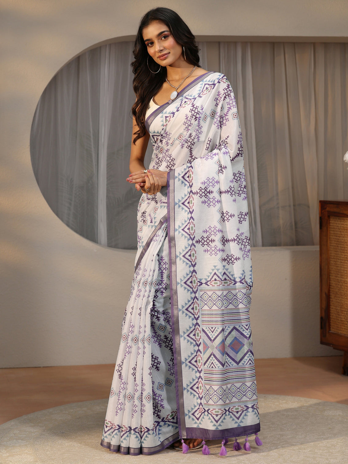 Mameraa White Geometric Block Print Cotton Blend Saree