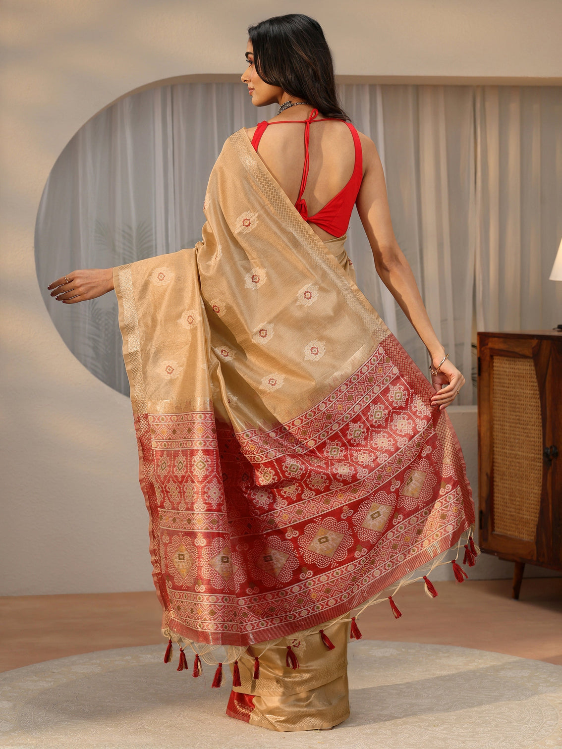 Mameraa Gold Woven Design Silk Blend Saree