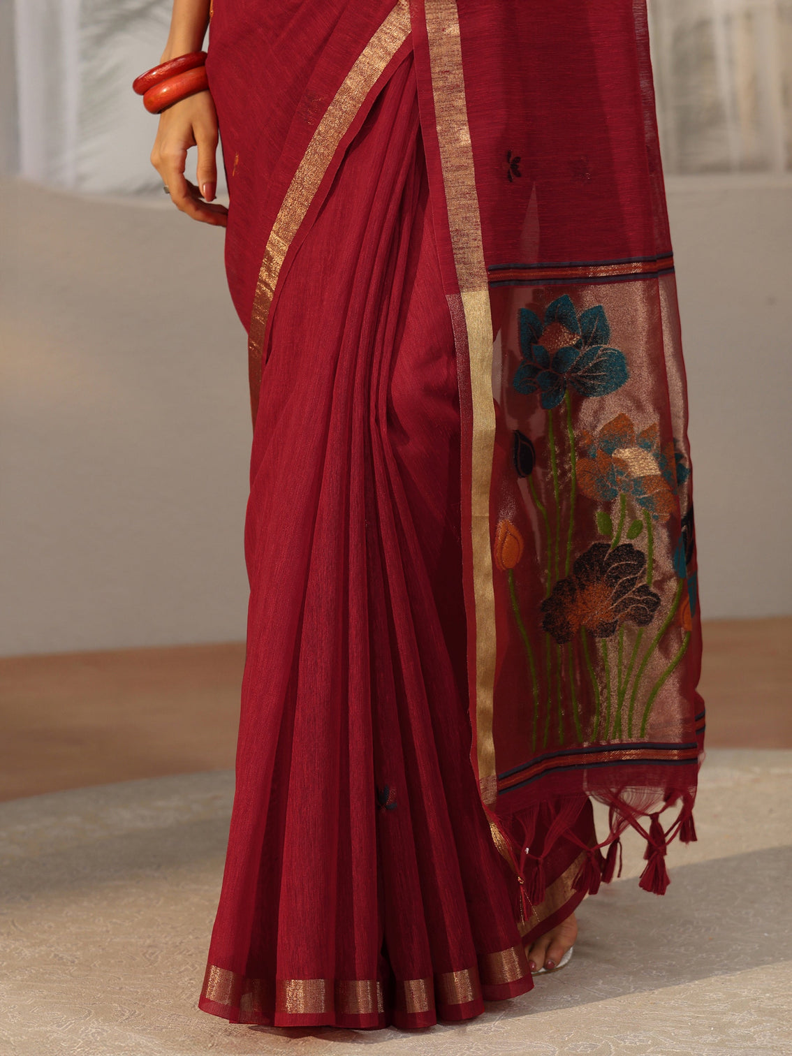 Mameraa Crimson Red Woven Design Floral Pallu Silk Blend Saree