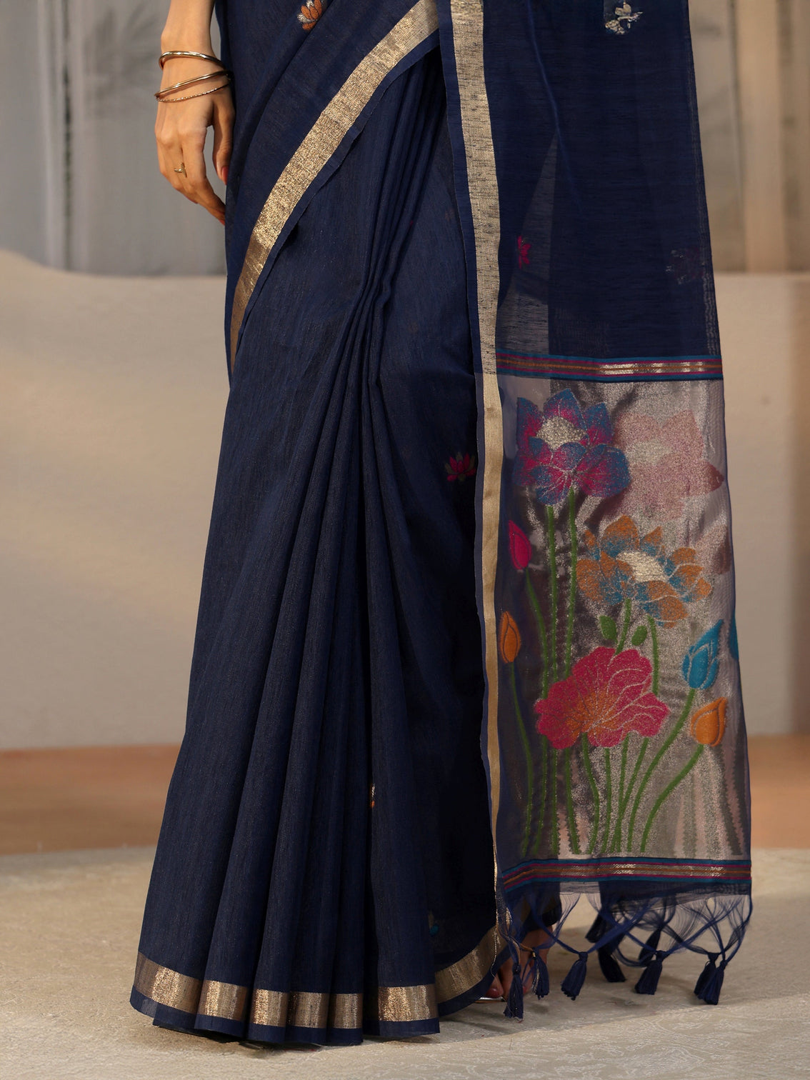 Mameraa Navy Blue Woven Design Floral Pallu Silk Blend Saree