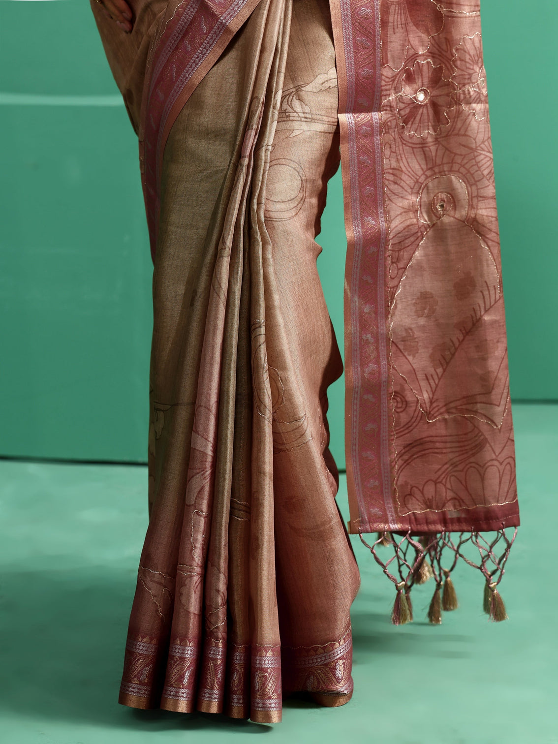 Mameraa Beige Floral Printed Silk Blend Saree