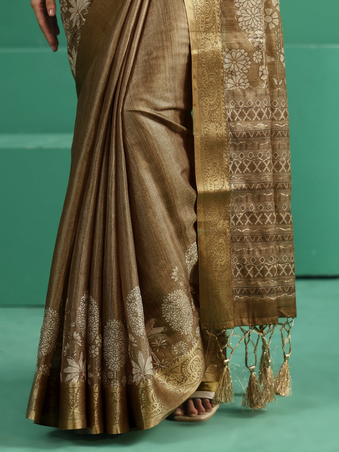 Mameraa Olive Green Pichwai Tree Print Silk Blend Saree