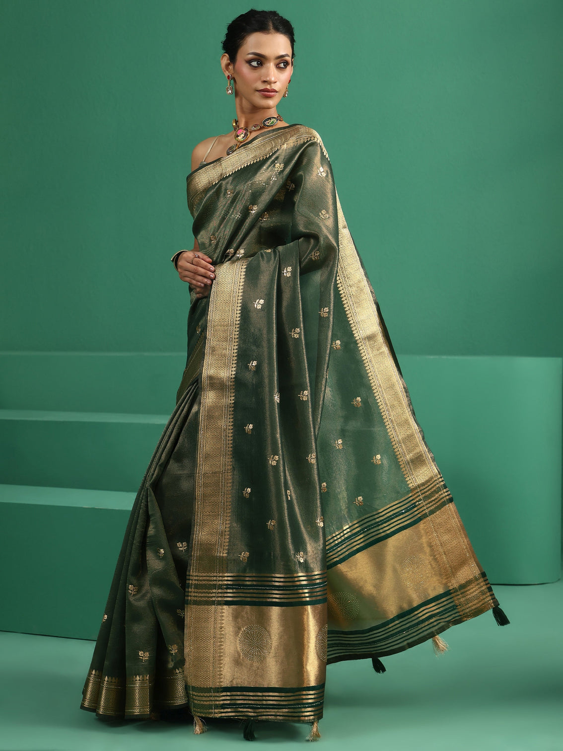 Mameraa Green Floral Embroidered Tissue Saree