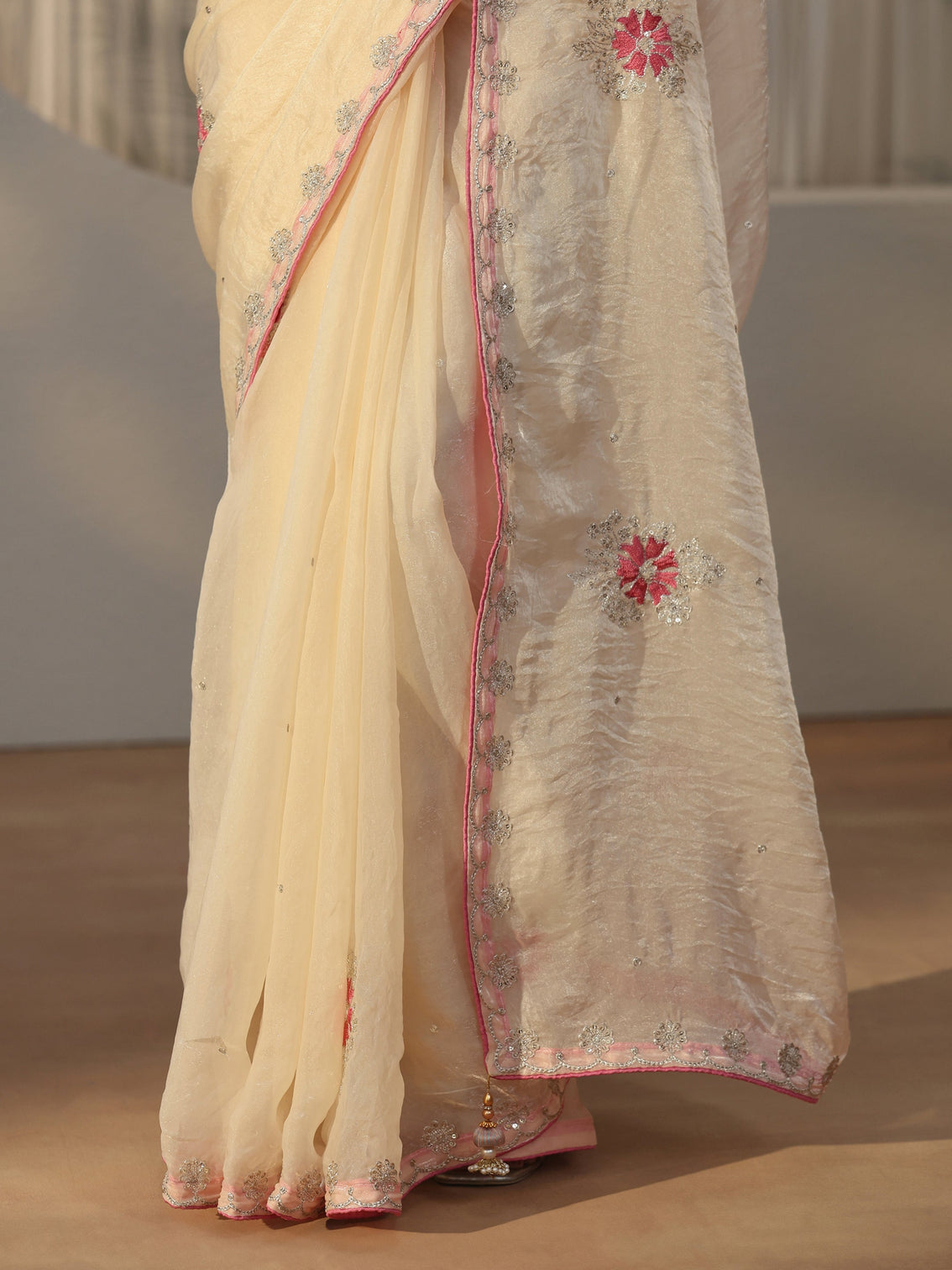 Mameraa Cream Floral Embroidered Tissue Saree