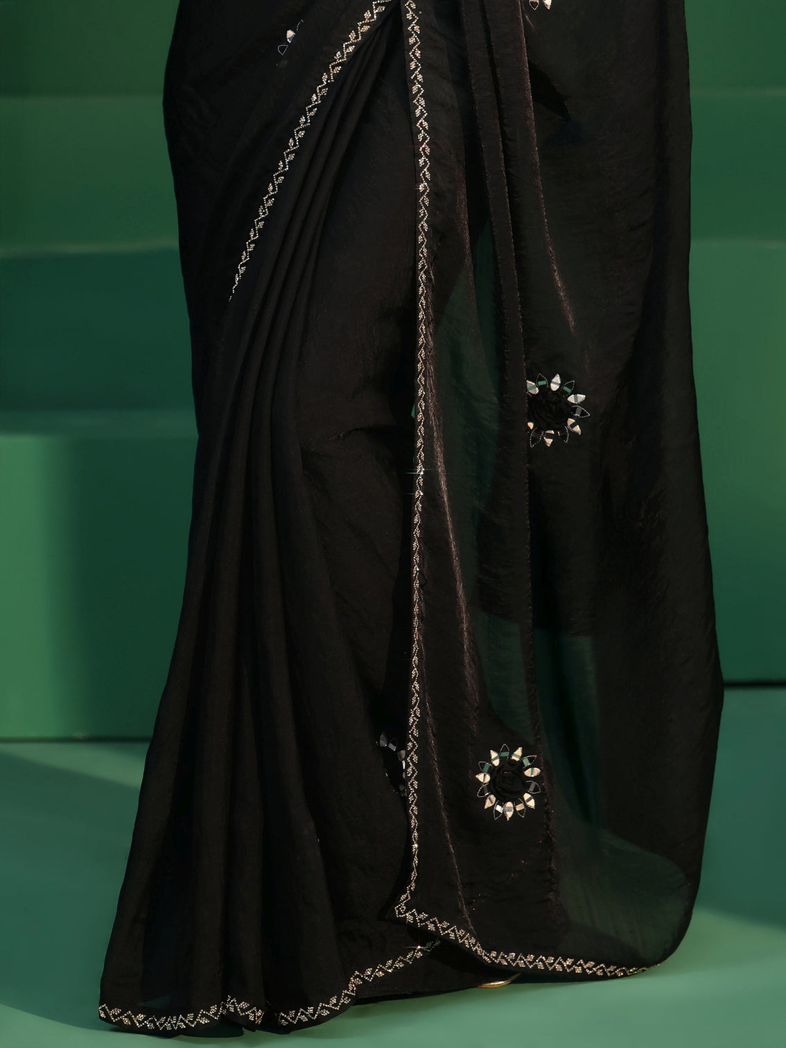 Mameraa Black Floral Mirror Work Embellished Tissue Saree