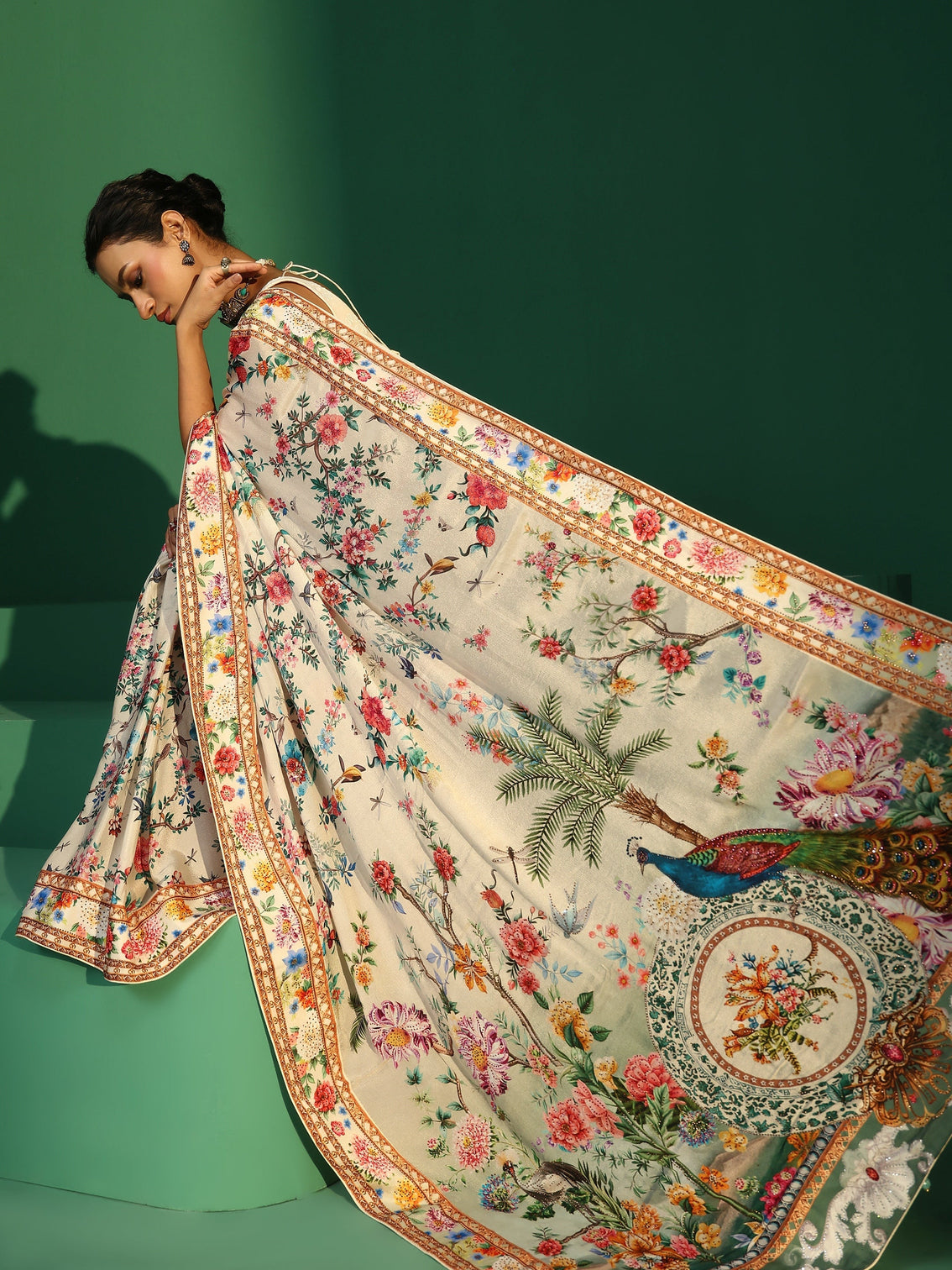 Mameraa Art Multicolour Floral Printed Chiffon Saree