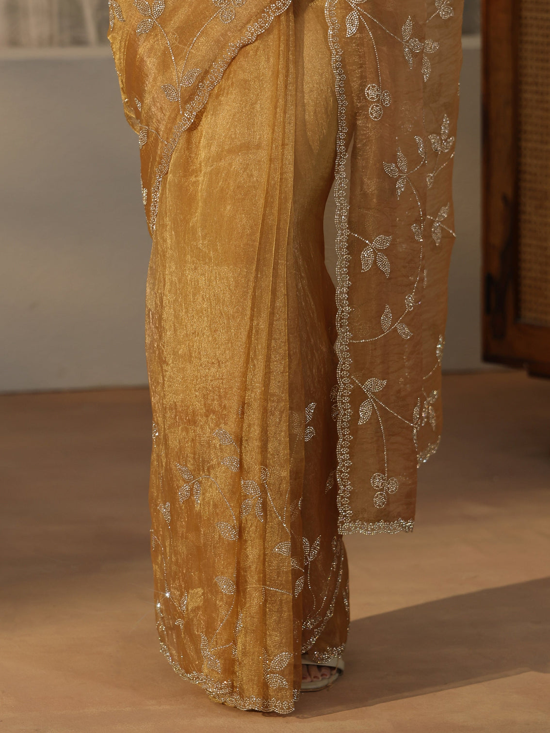 Mameraa Art Gold Floral Embellished Tissue Saree