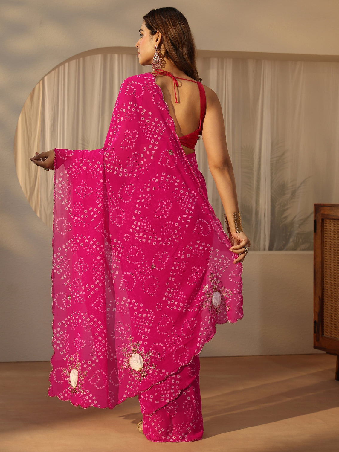 Mameraa Pink Bandhani Printed Chiffon Saree with Applique Design