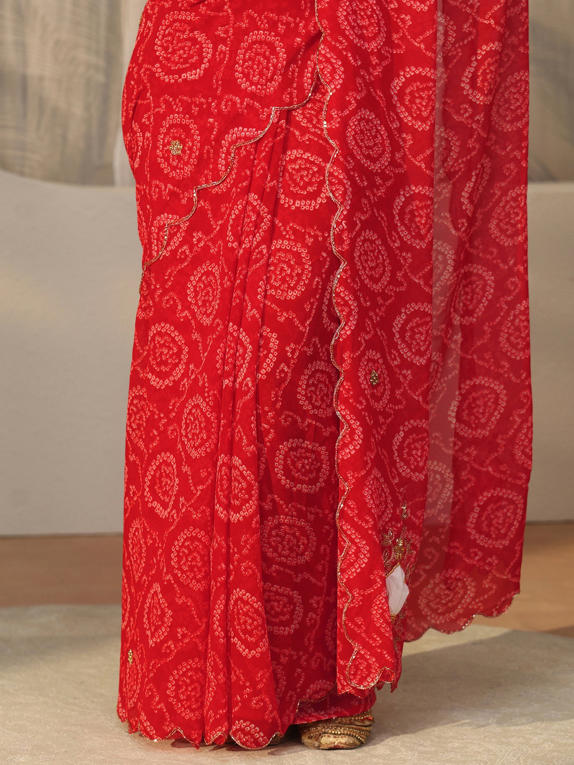 Mameraa Red Bandhani Printed Chiffon Saree with Applique Design