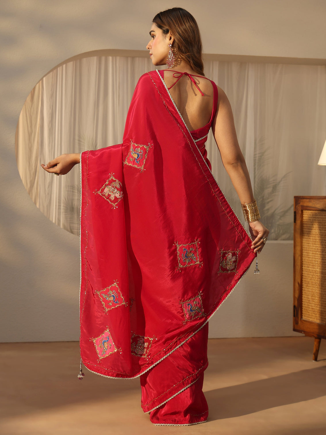 Mameraa Pink Animal Embroidered Saree