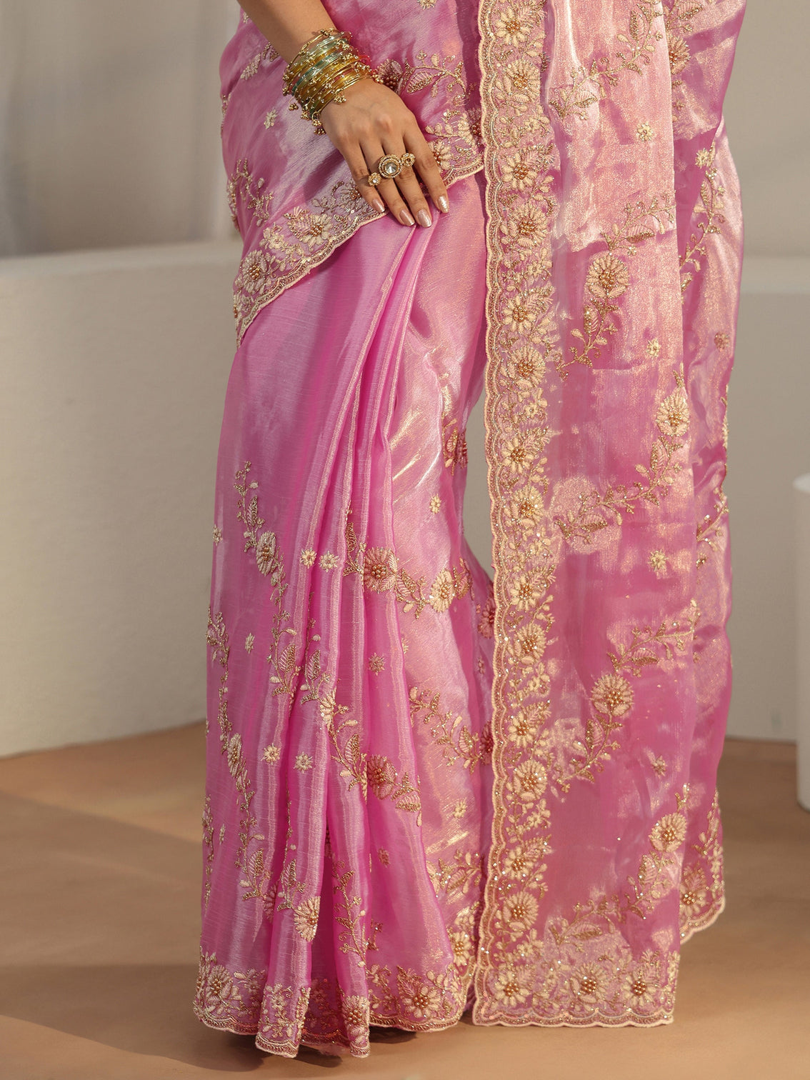 Mameraa Pink Floral Embroidered Tissue Saree
