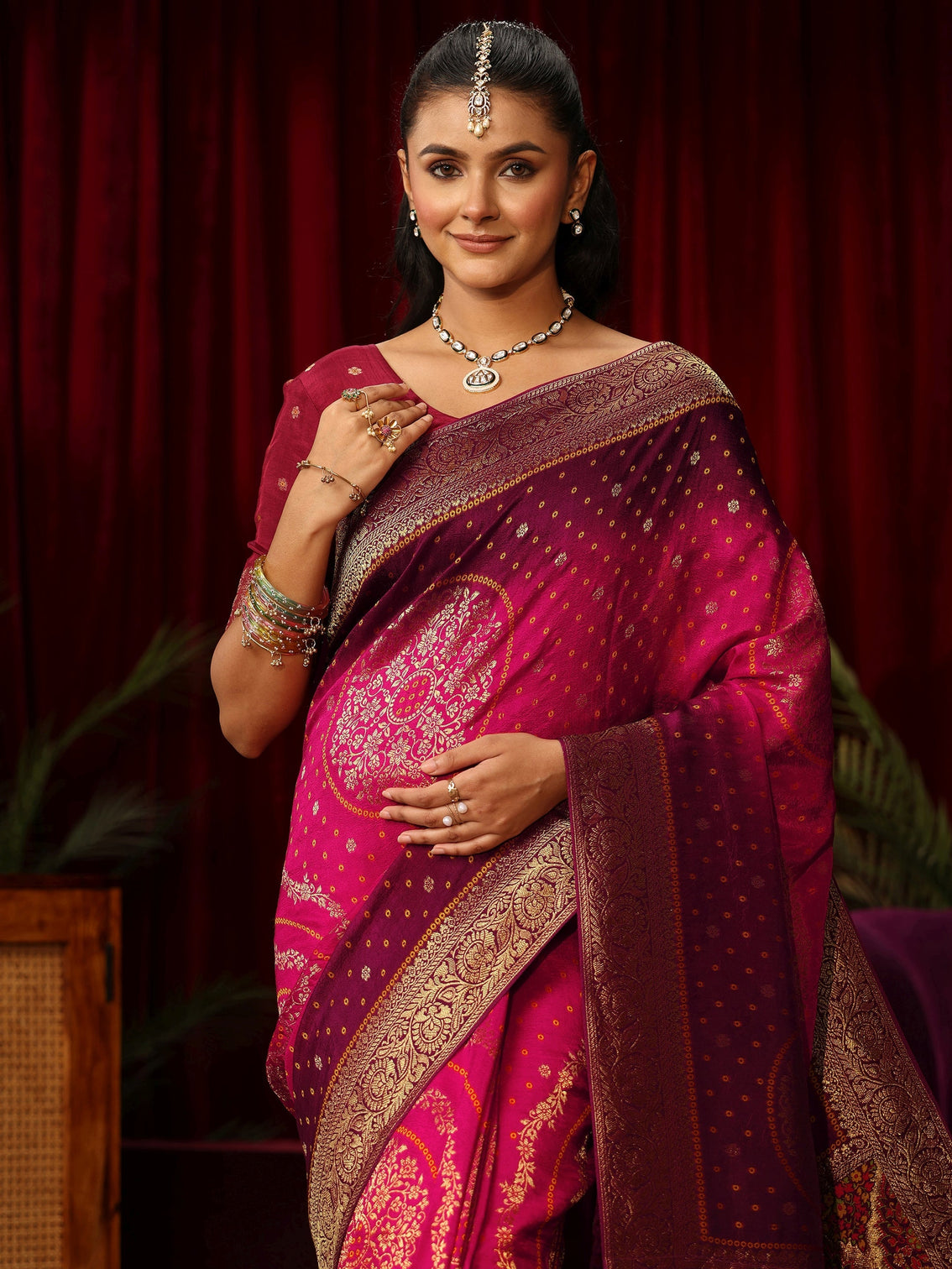 Mameraa Art Ombre Pink Bandhani Silk Blend Saree with Woven Floral Design