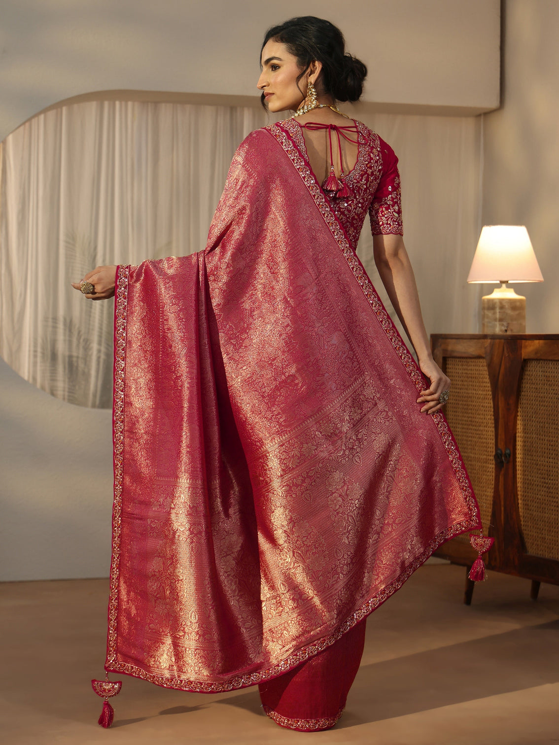 Mameraa Art Pink Textured Silk Blend Saree with Embellished Border