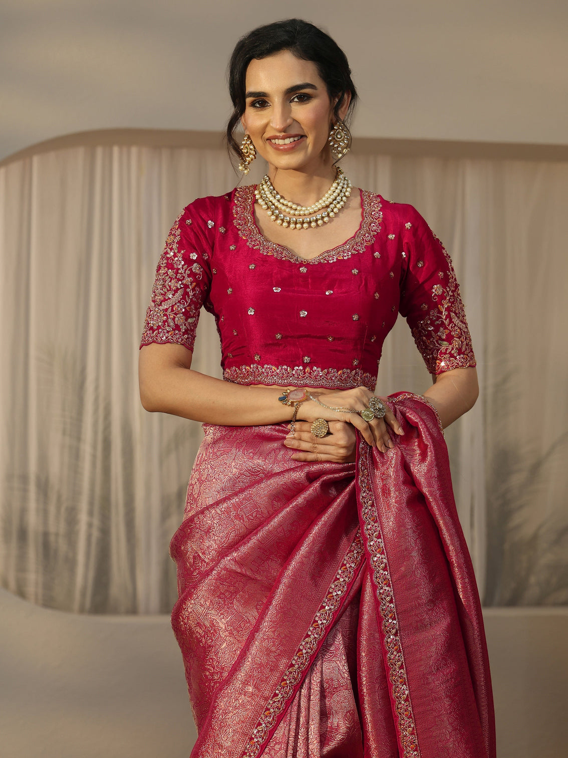 Mameraa Art Pink Textured Silk Blend Saree with Embellished Border