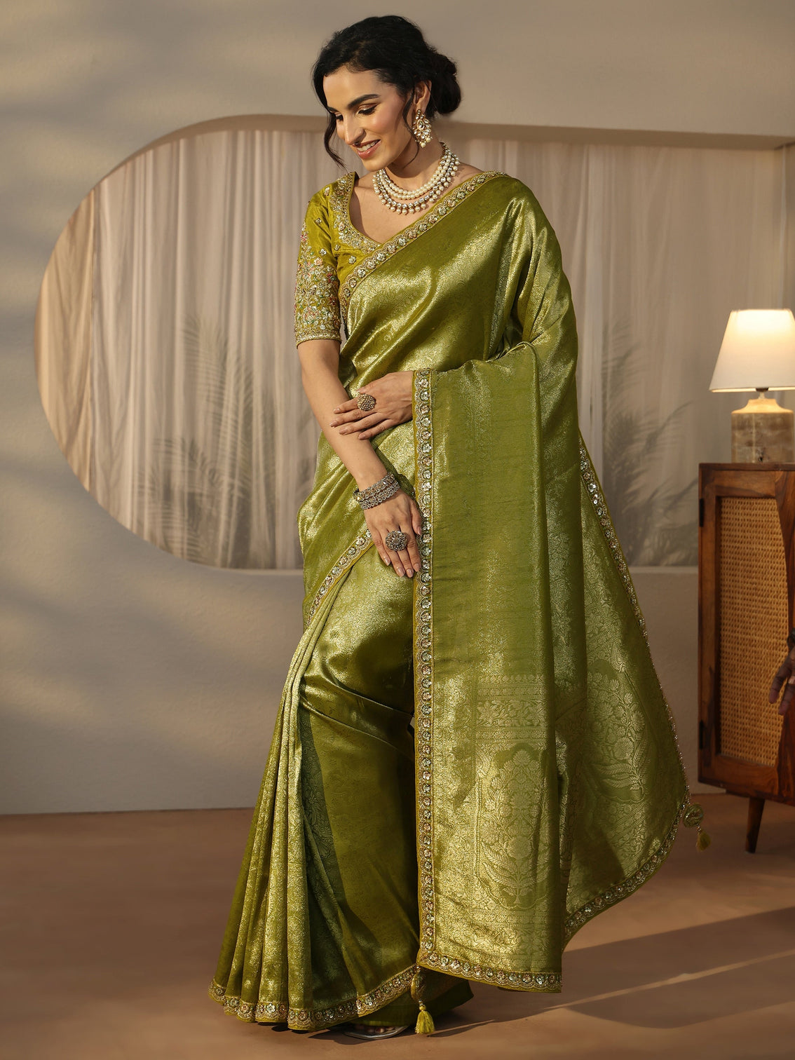 Mameraa Art Green Textured Silk Blend Saree with Embellished Border