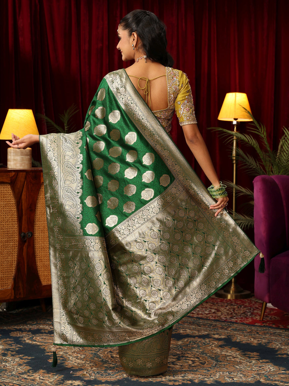 Mameraa Emerald Green Leaf Motif  Woven Design Silk Blend Saree