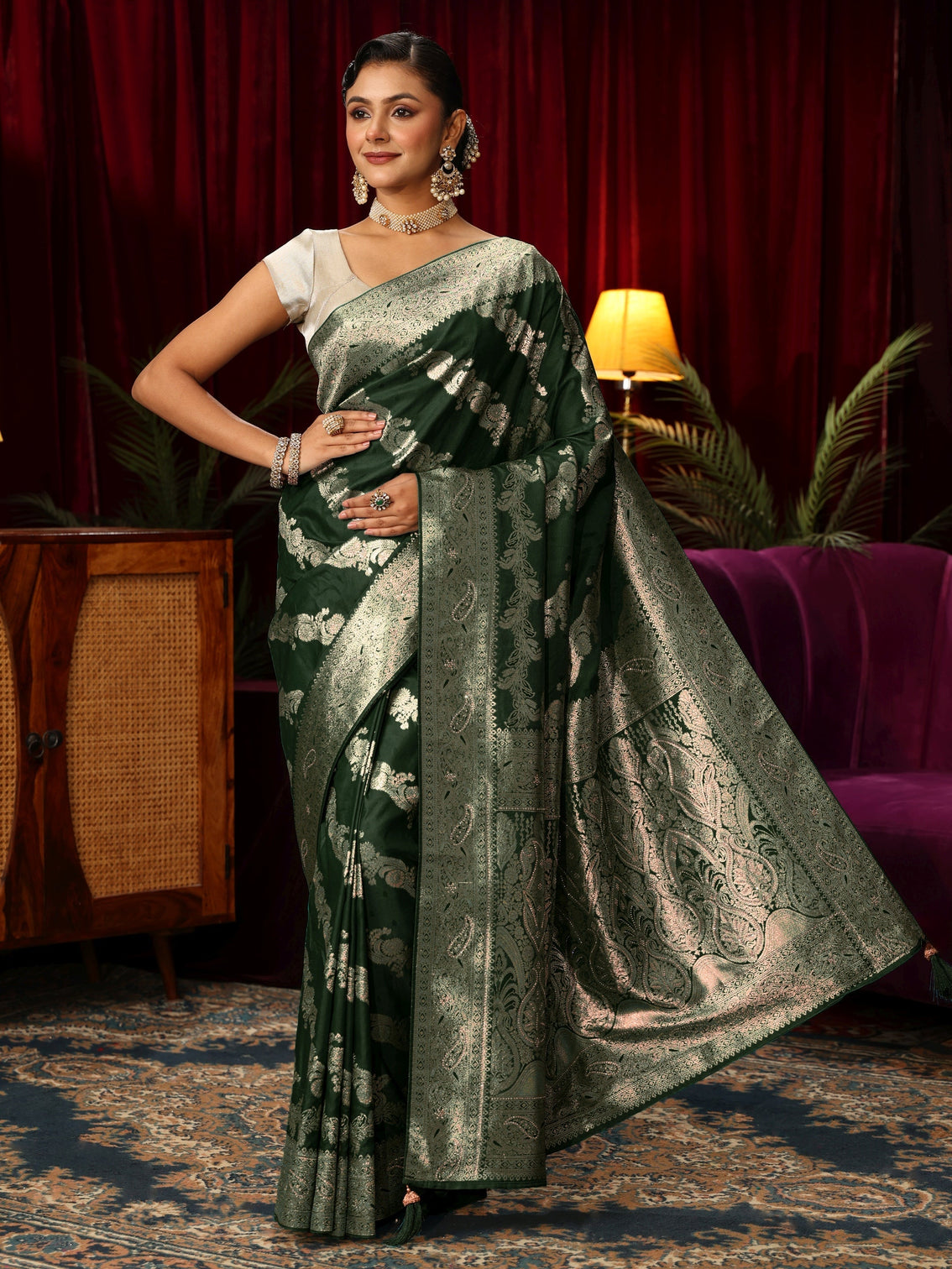 Mameraa Turquoise Floral Design Silk Blend Banarsi Saree