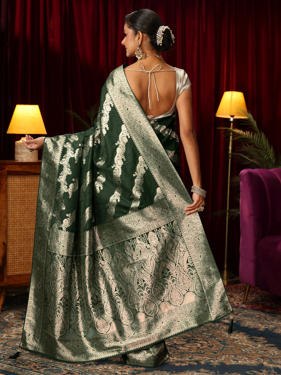 Mameraa Turquoise Floral Design Silk Blend Banarsi Saree