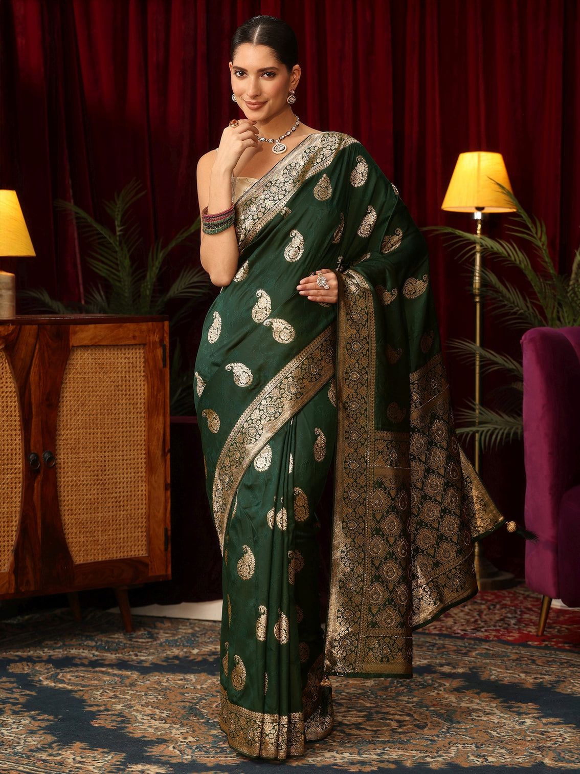 Mameraa Forest Green Paisley Woven Design Silk Blend Saree
