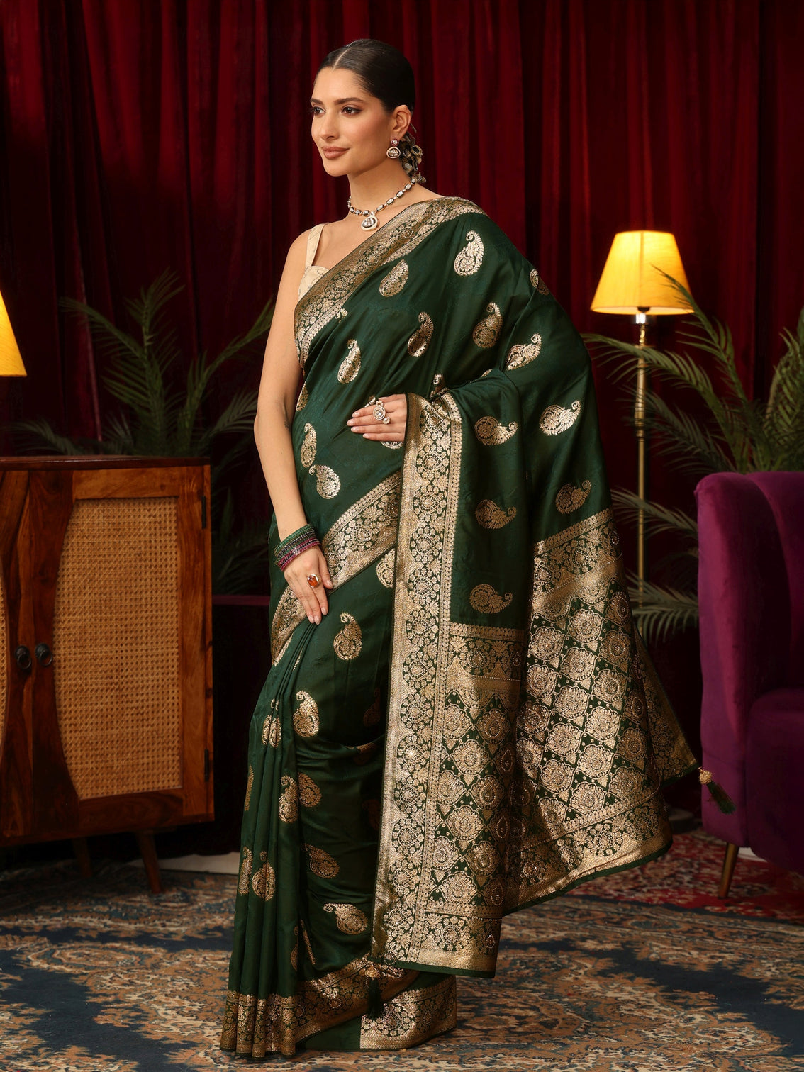 Mameraa Forest Green Paisley Woven Design Silk Blend Saree
