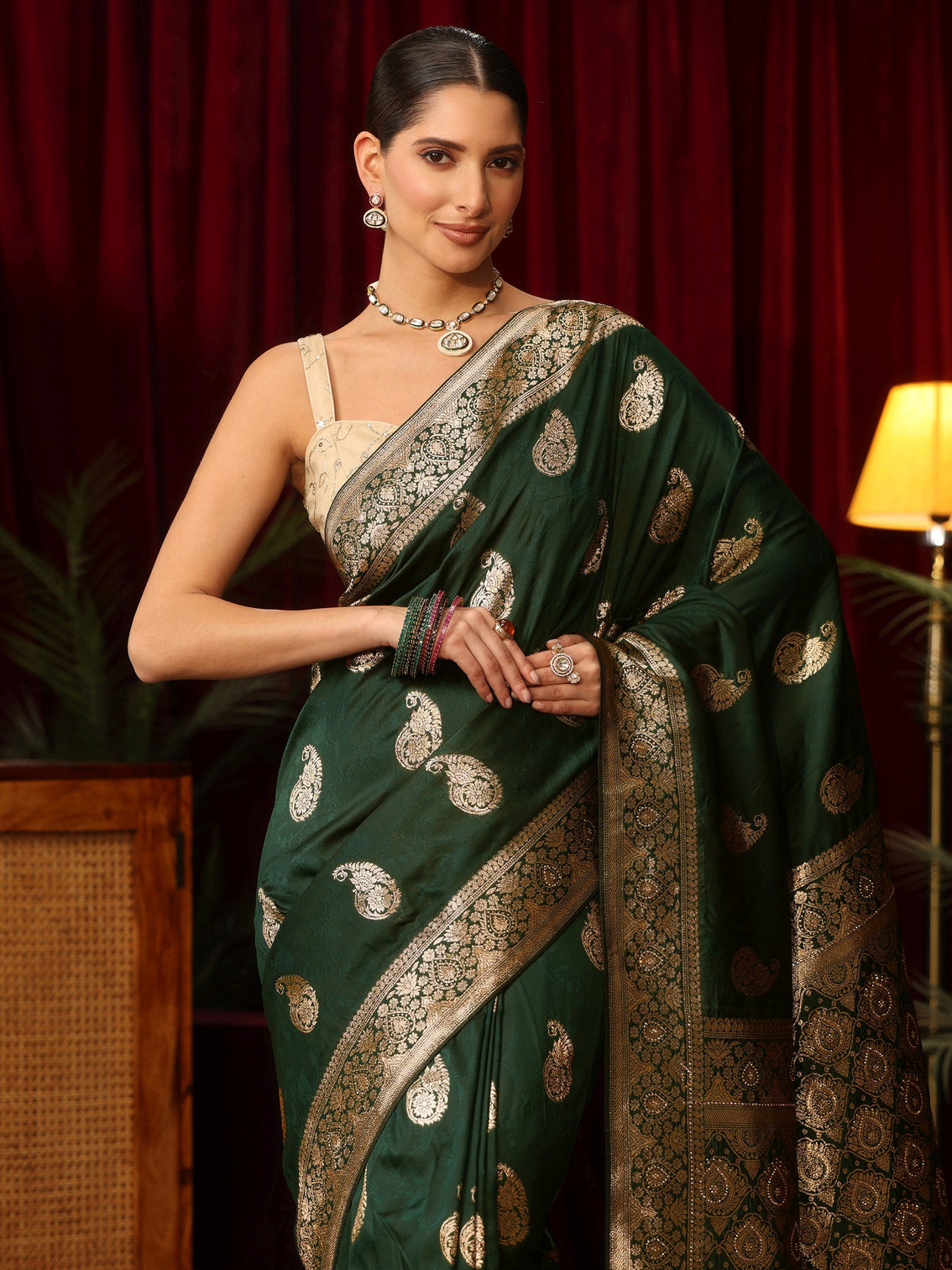 Mameraa Forest Green Paisley Woven Design Silk Blend Saree