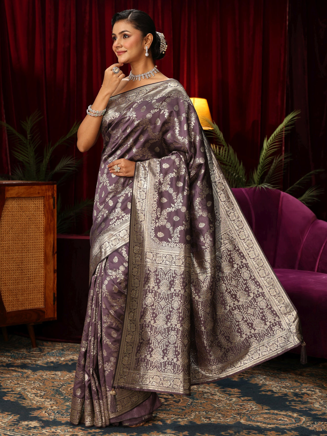 Mameraa Lavender Floral Design Silk Blend Banarasi Saree