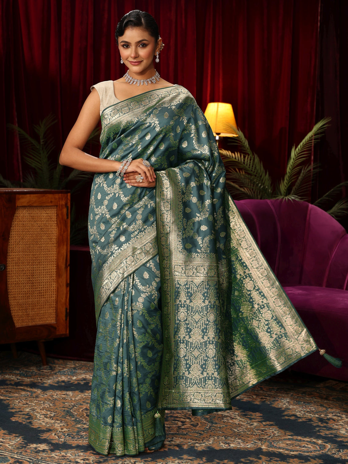 Mameraa Dusty Blue Floral Design Silk Blend Banarasi Saree