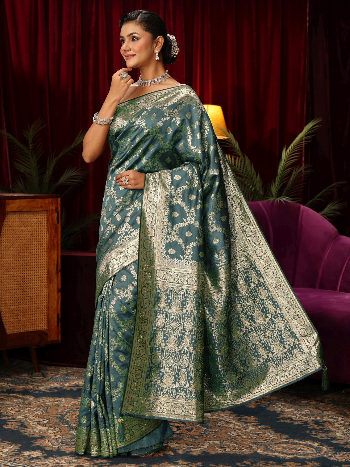 Mameraa Dusty Blue Floral Design Silk Blend Banarasi Saree