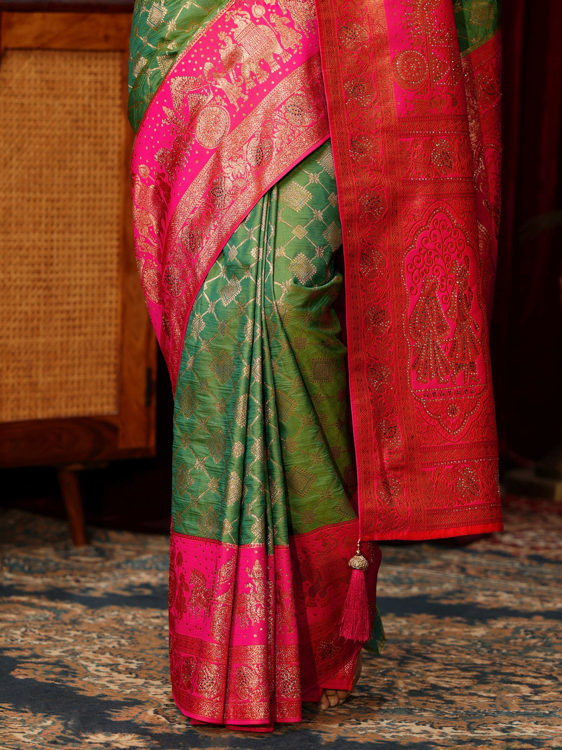 Mameraa Green and Pink Mughal Motif Woven Design Silk Blend Saree