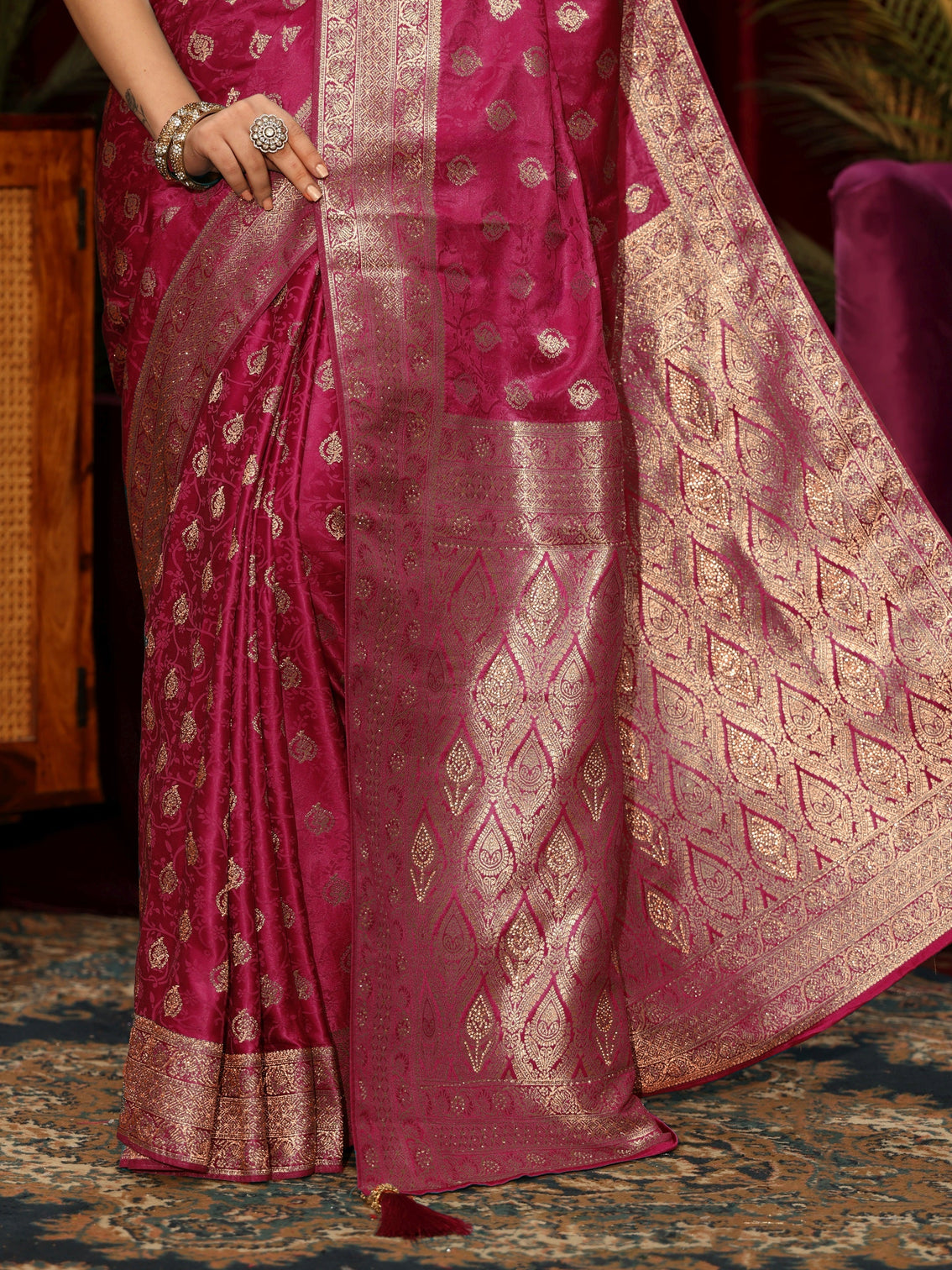 Mameraa Fuchsia Pink Floral Woven Design Silk Blend Saree