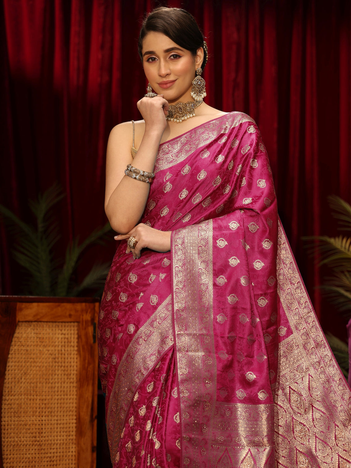 Mameraa Fuchsia Pink Floral Woven Design Silk Blend Saree