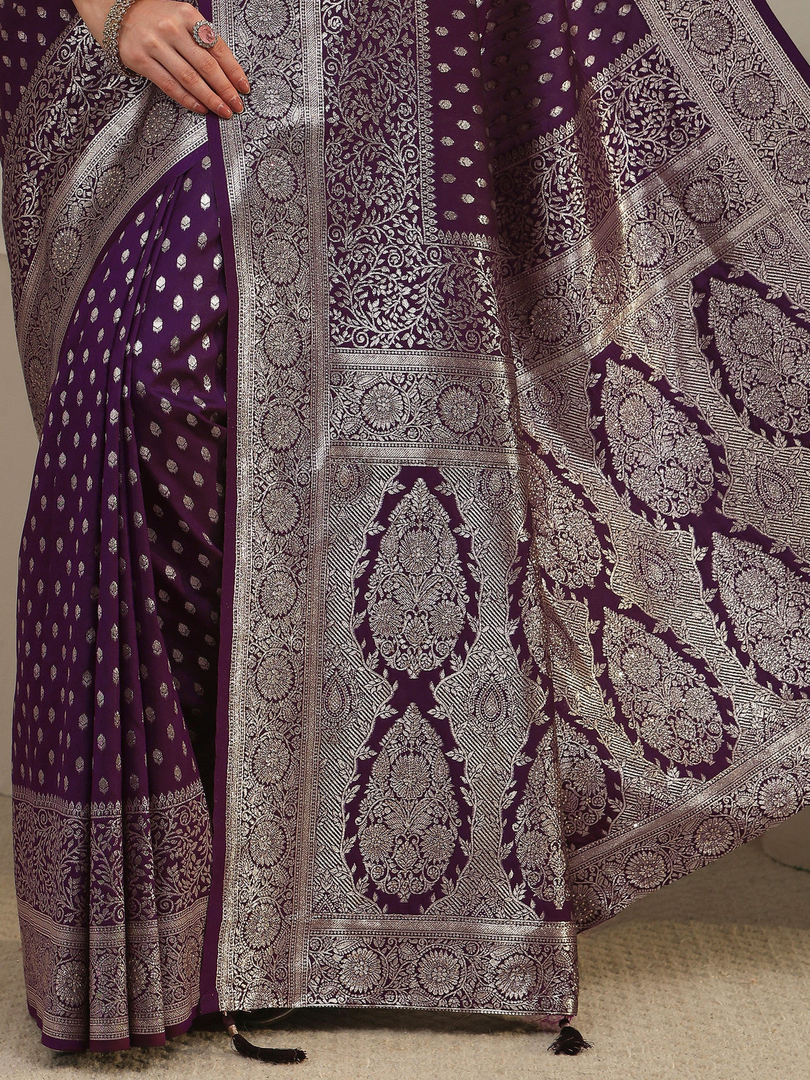 Mameraa Dark Purple Banarasi Silk Blend Saree