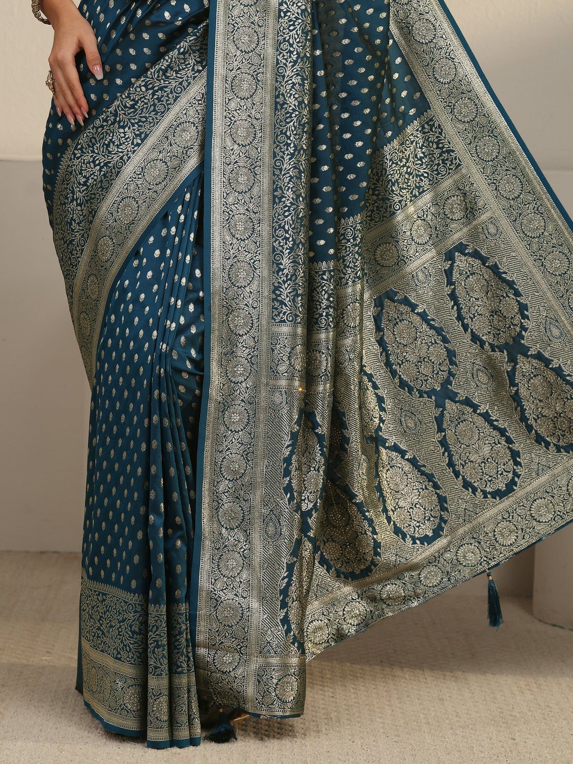 Mameraa Navy Blue Banarasi Silk Blend Saree