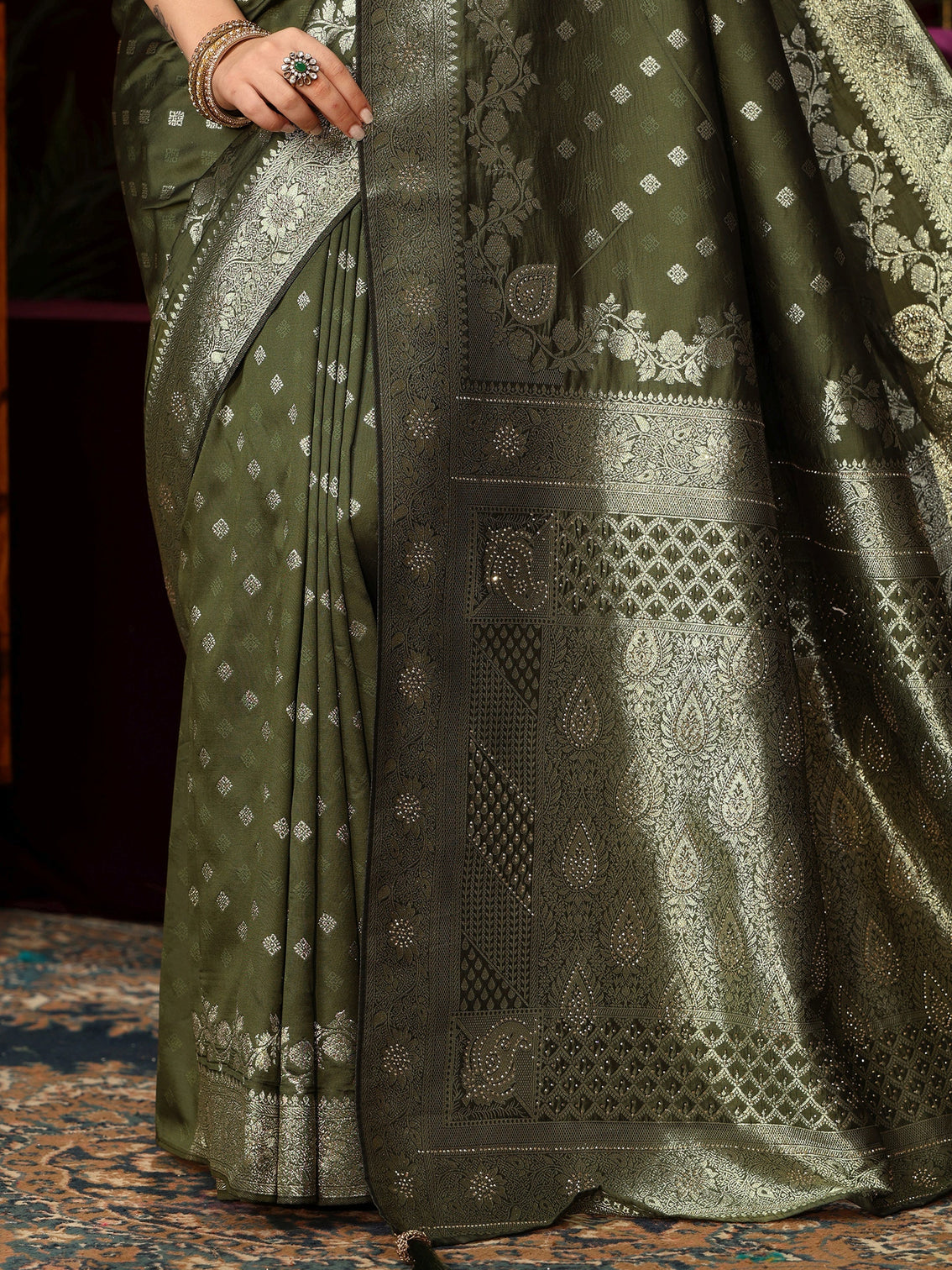 Mameraa Green Woven Design Silk Blend Saree