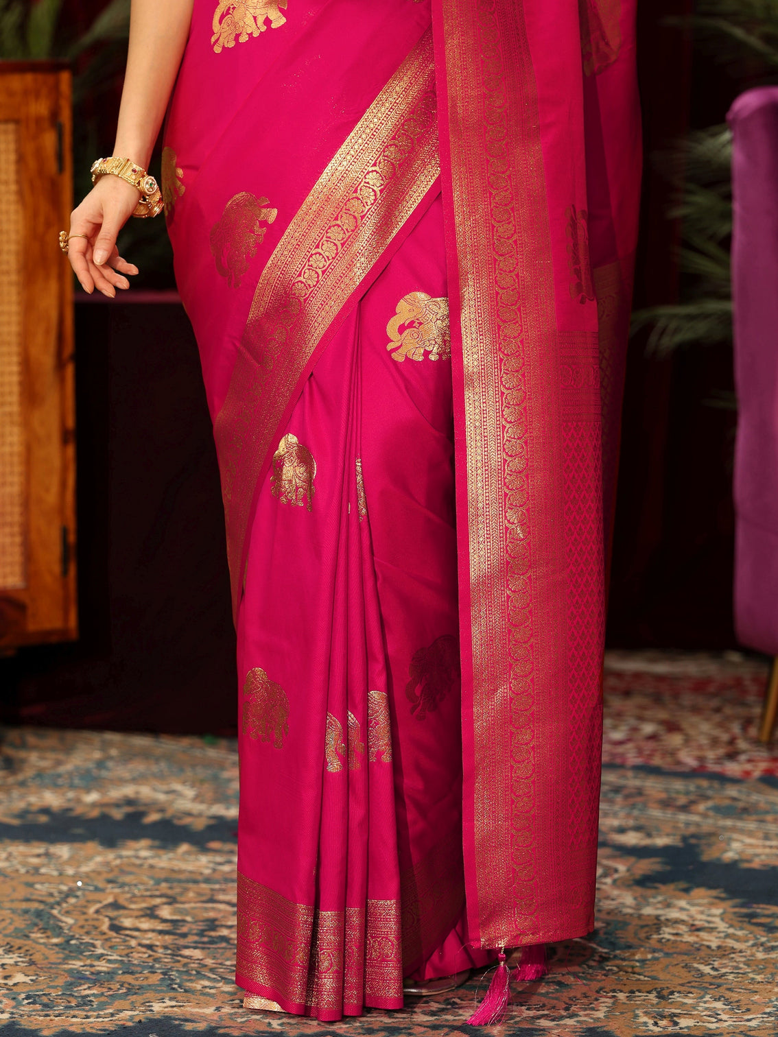 Mameraa Rani Pink Elephant Motif Kanjeevaram Silk Blend Saree