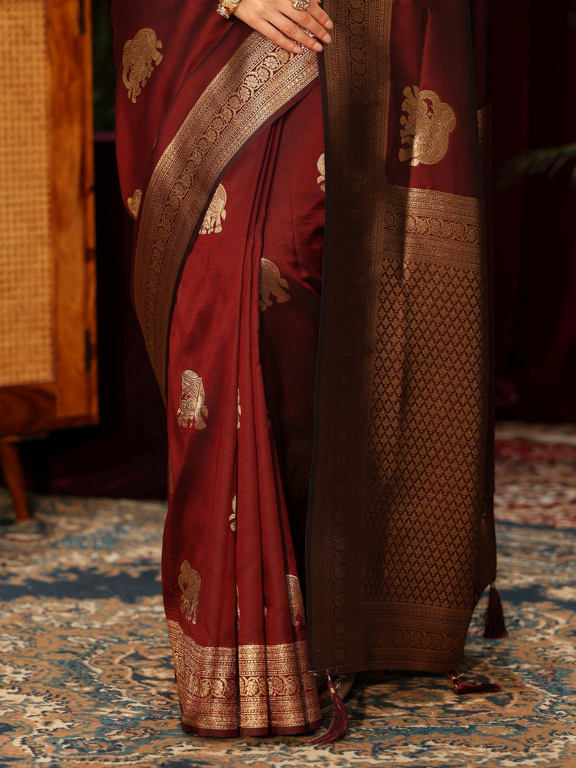Mameraa Maroon Elephant Motif Kanjeevaram Silk Blend Saree