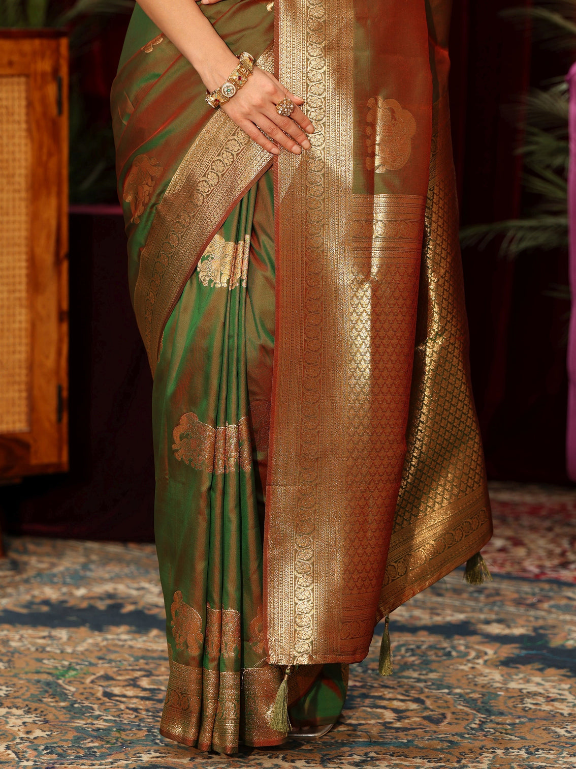 Mameraa Green Elephant Motif Kanjeevaram Silk Blend Saree