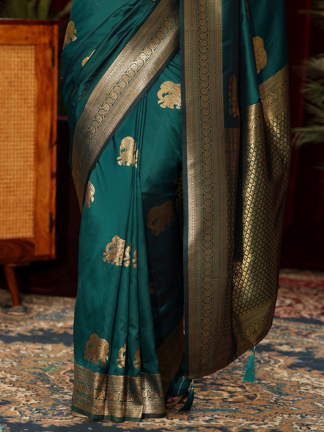 Mameraa Peacock Green Elephant Motif Kanjeevaram Silk Blend Saree