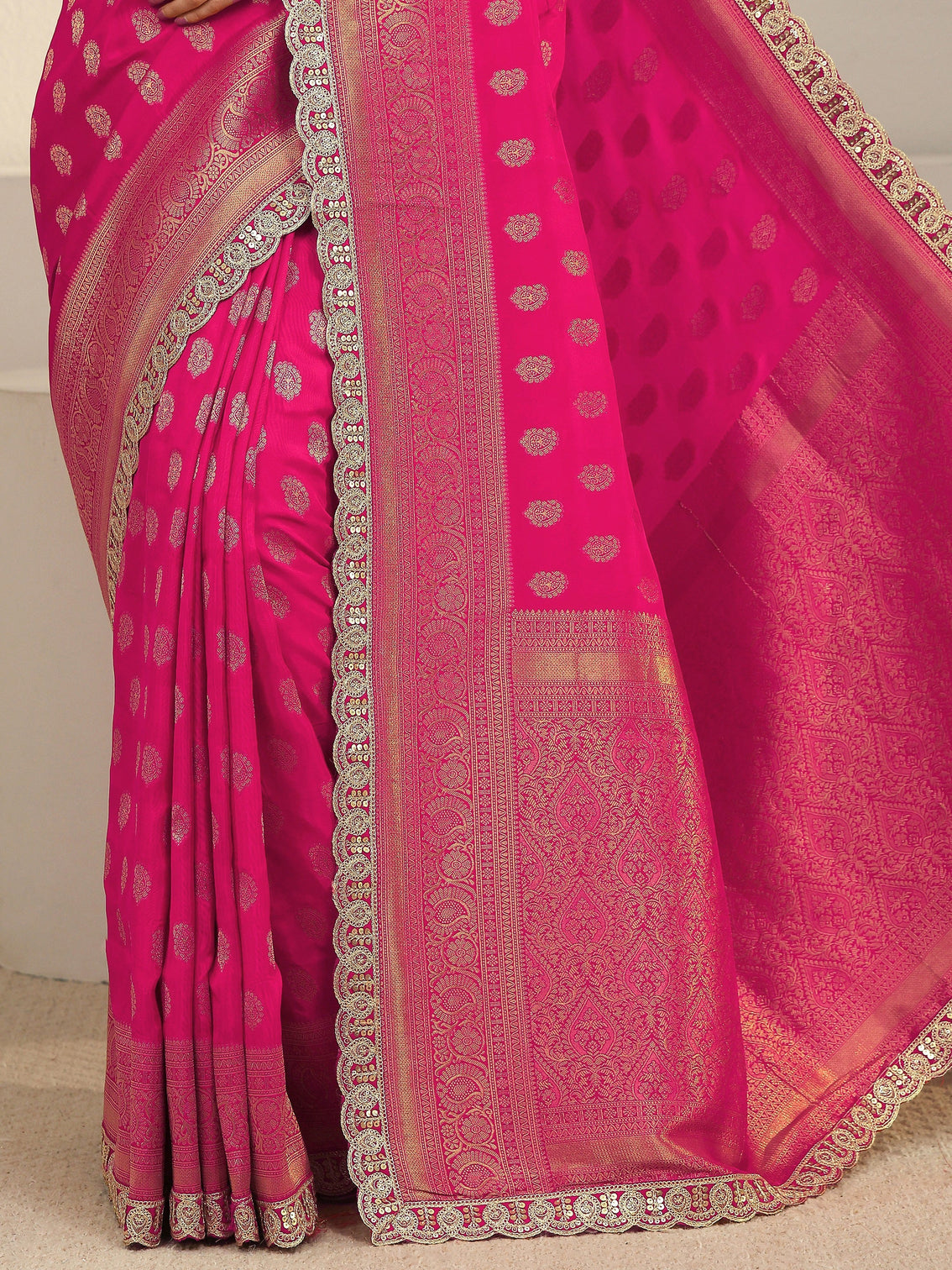 Mameraa Art Fuchsia Pink Woven Design Silk Blend Saree