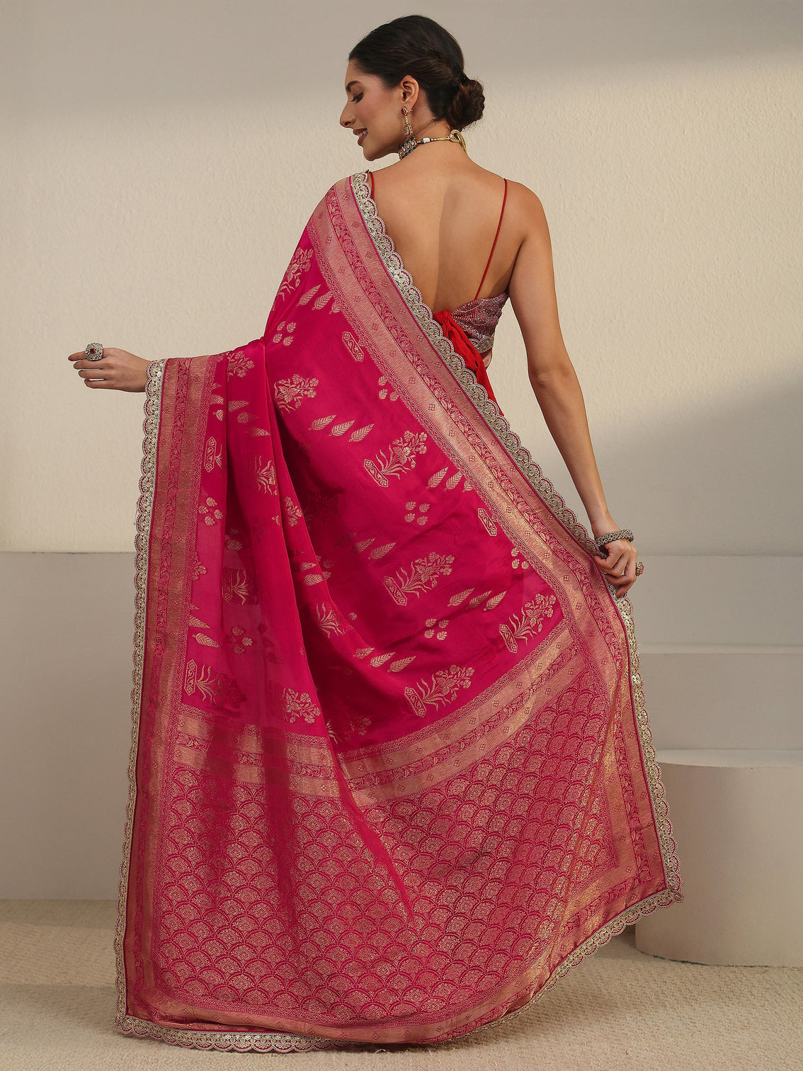 Mameraa Art Pink Flower Woven Design Satin Saree