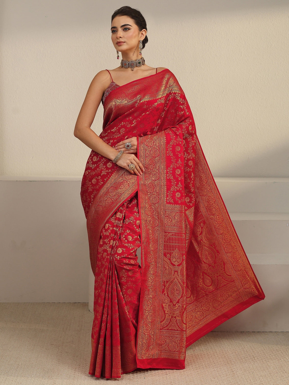 Mameraa Red Floral Banarasi Silk Blend Saree