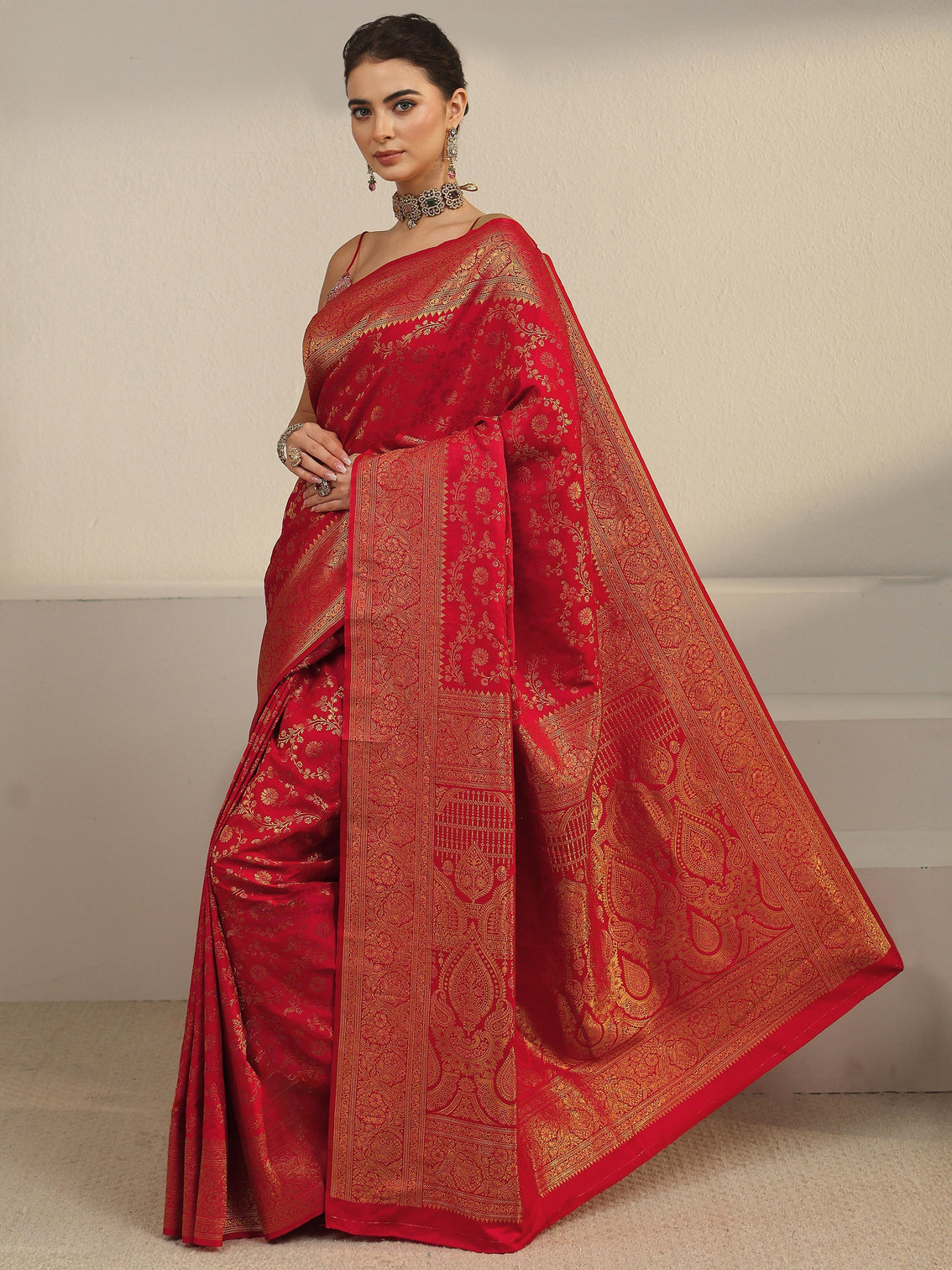 Mameraa Red Floral Banarasi Silk Blend Saree