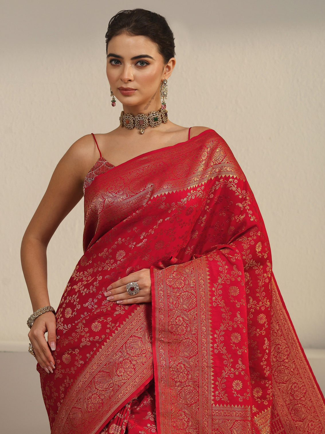 Mameraa Red Floral Banarasi Silk Blend Saree