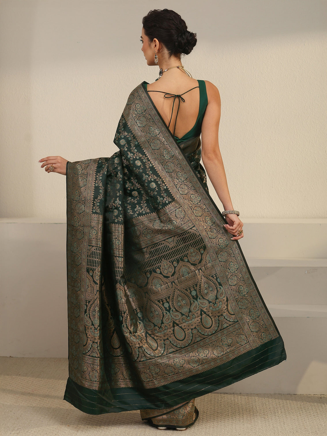 Mameraa Teal Green Floral Banarasi Silk Blend Saree