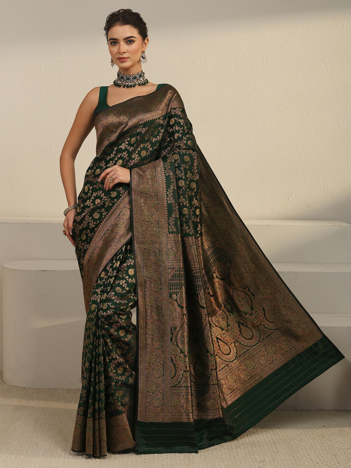 Mameraa Jungle Green Floral Banarasi Silk Blend Saree